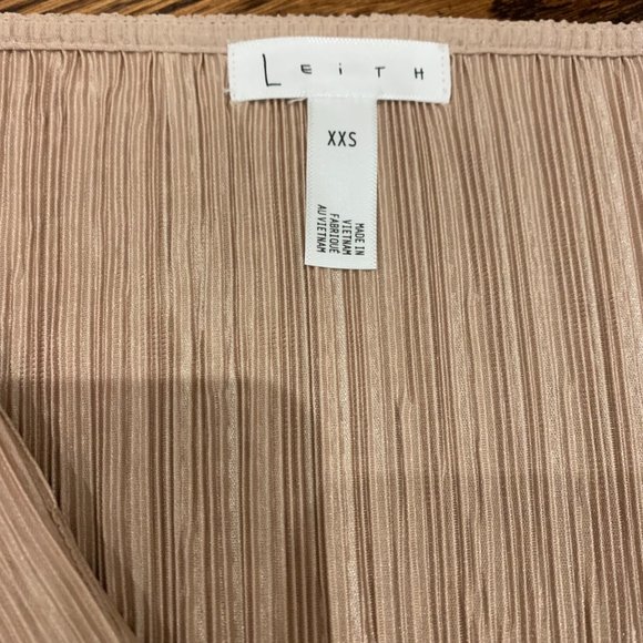 Leith Blouse-Style Top (NWT) - Picture 3 of 4